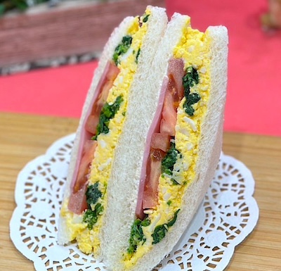 菜の花とハムとトマト